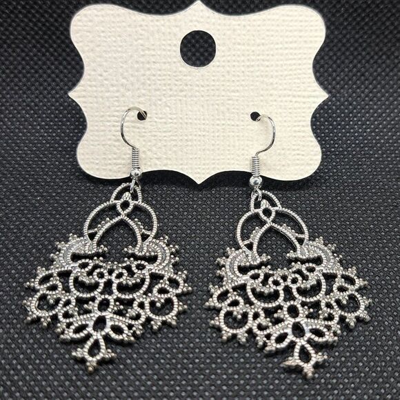 Silver Tone Lacework Tribal Boho Drop Earrings- NWOT - Picture 1 of 1